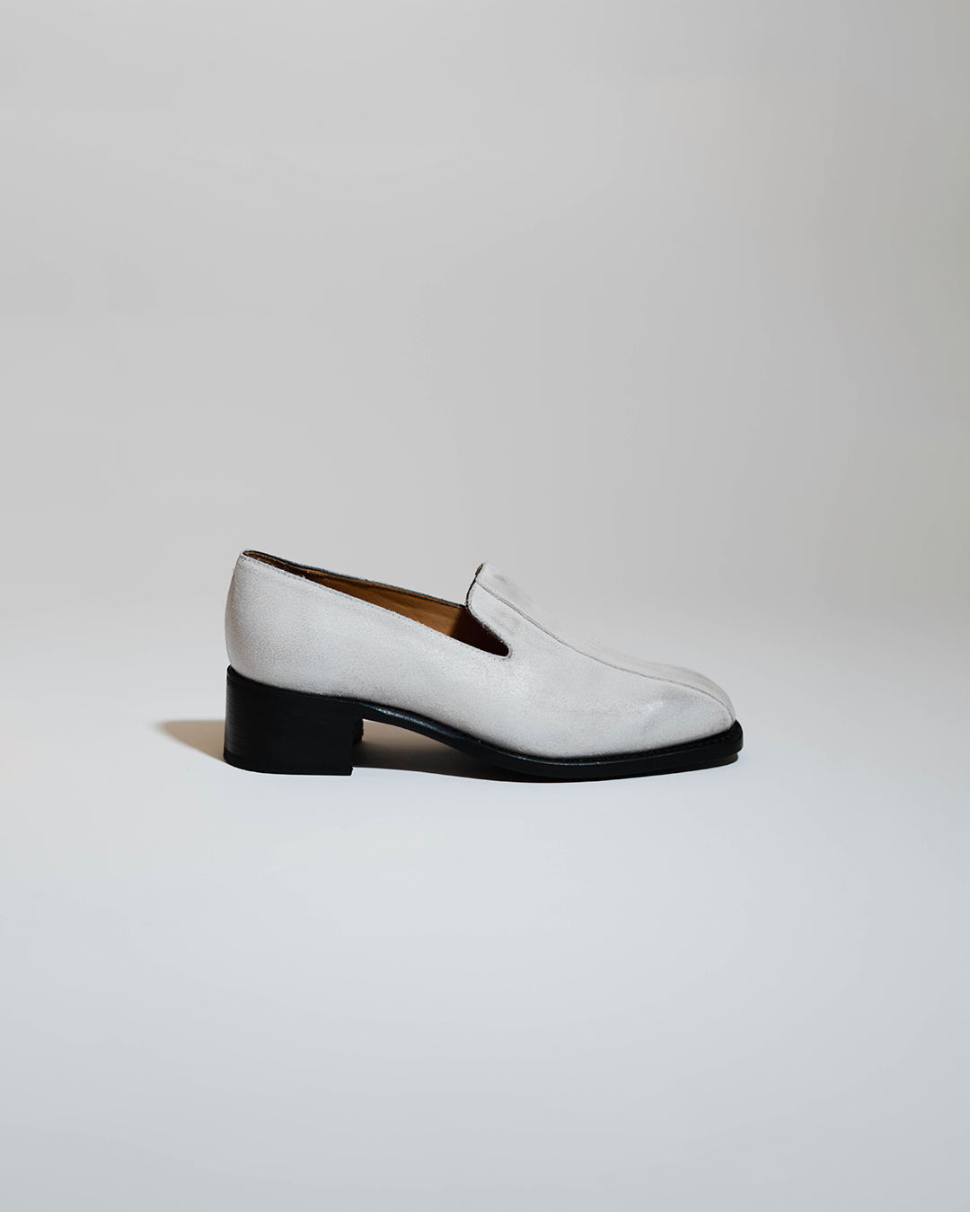 PEDESTRIAN Loafer. Dirty White. Women.