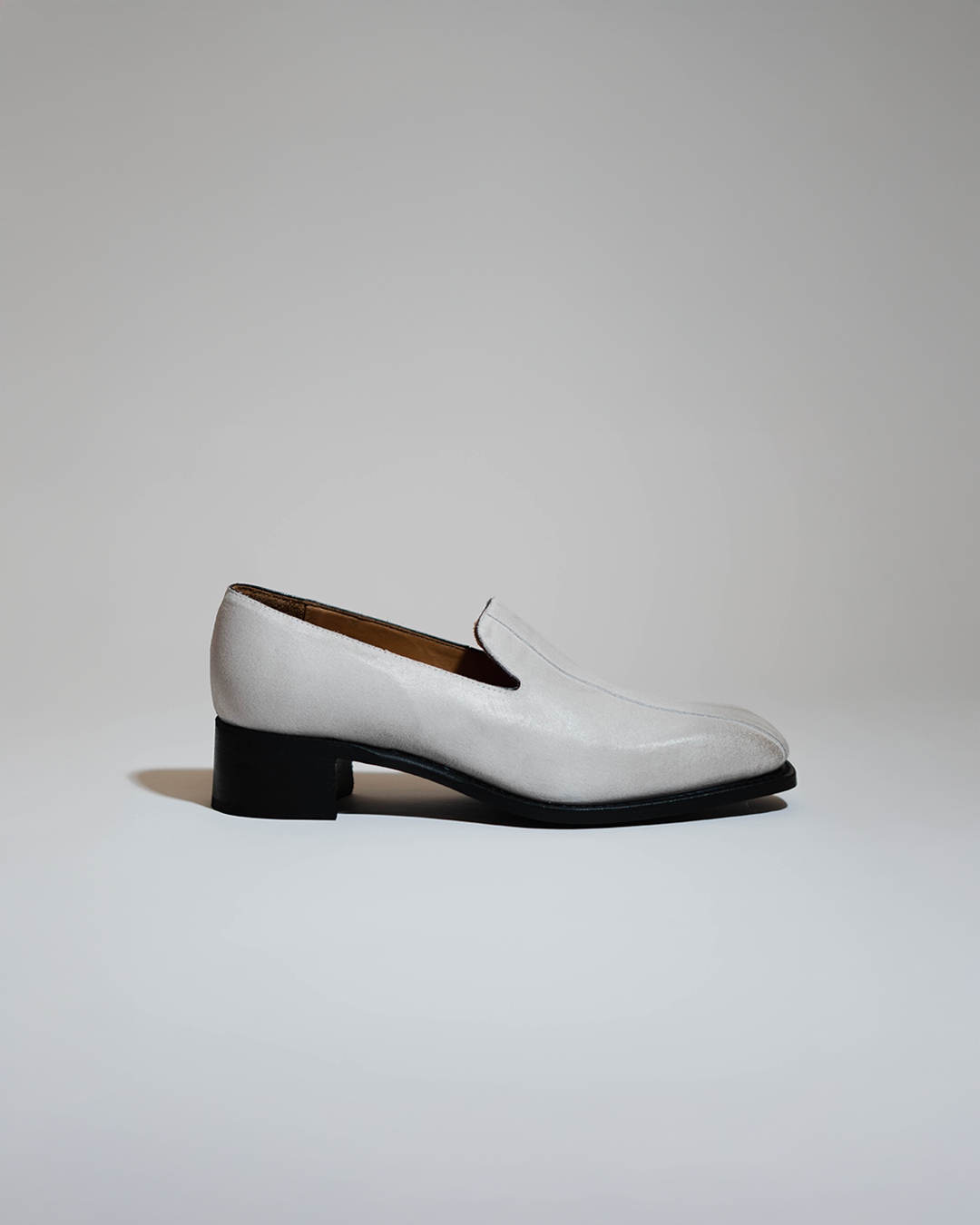 PEDESTRIAN Loafer. Dirty White. Men.