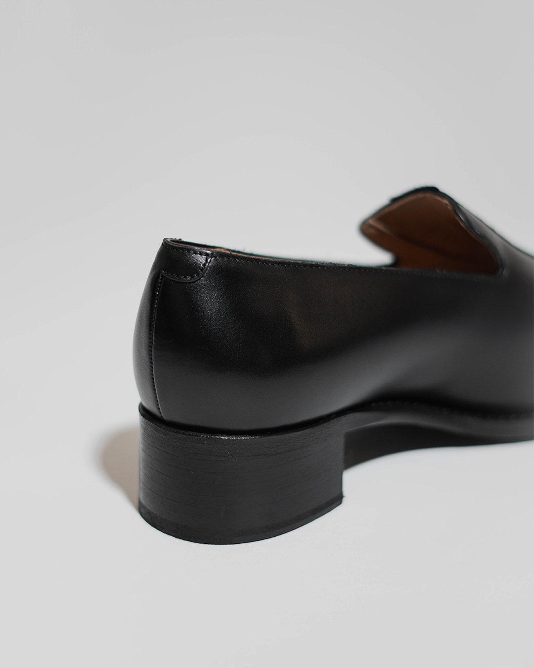 PEDESTRIAN Loafer. Black. Men