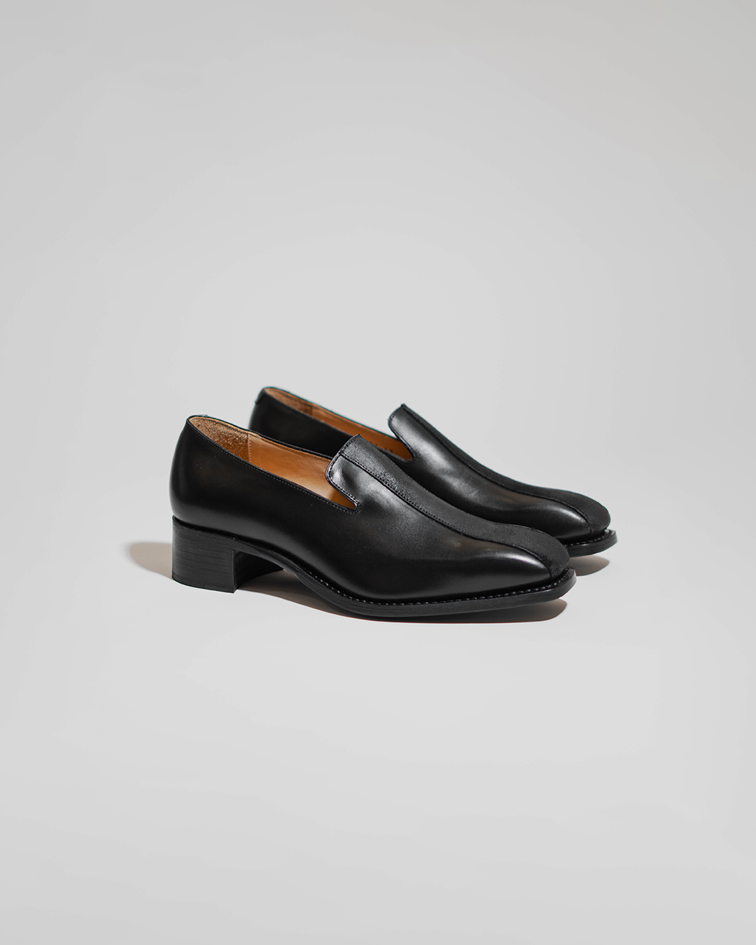 PEDESTRIAN Loafer. Black. Men