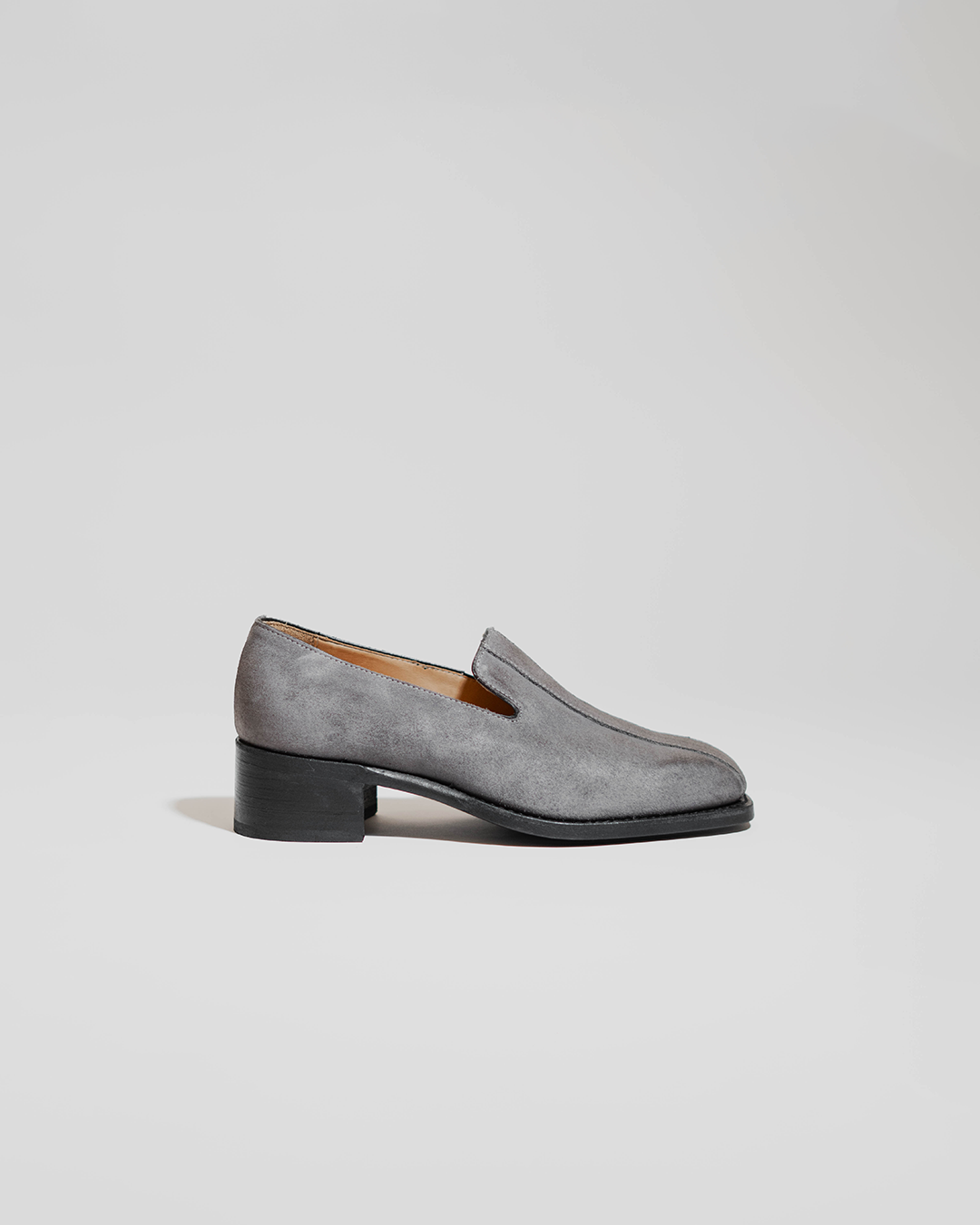 PEDESTRIAN Loafer. Grey. Women.