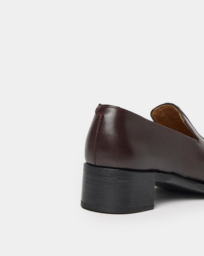 PEDESTRIAN Loafer. Bordeaux. Men