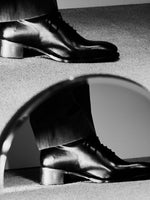 PEDESTRIAN Brogue Oxford. Black. Men