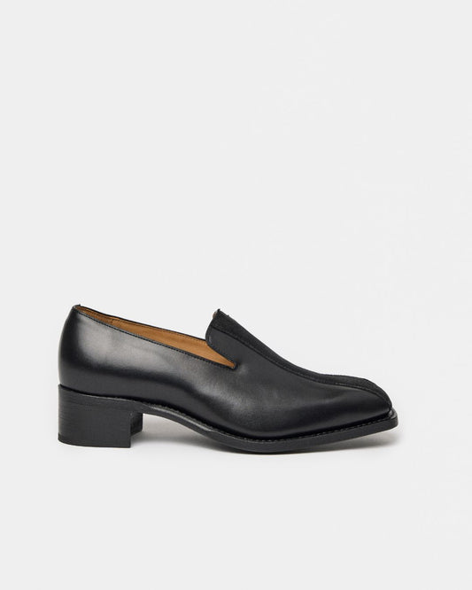 PEDESTRIAN Loafer. Black. Men