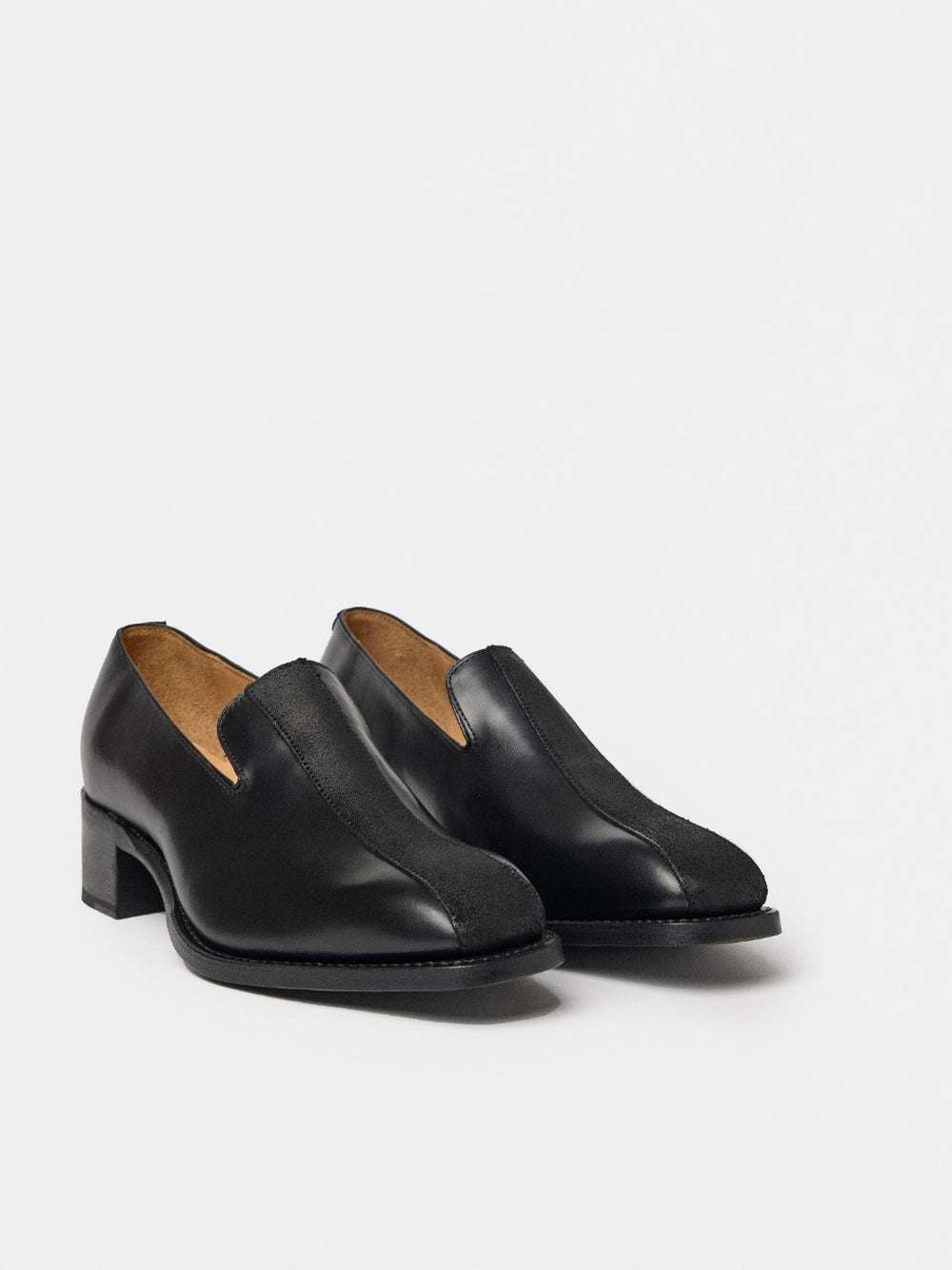 PEDESTRIAN Loafer. Black. Women