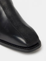 PEDESTRIAN Loafer. Black. Women