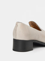 PEDESTRIAN Loafer. Dirty White. Men.