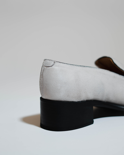 PEDESTRIAN Loafer. Dirty White. Women.