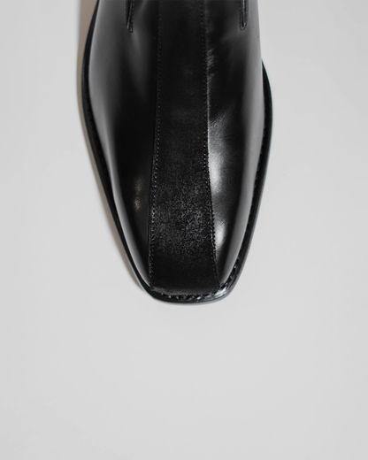 PEDESTRIAN Loafer. Black. Men